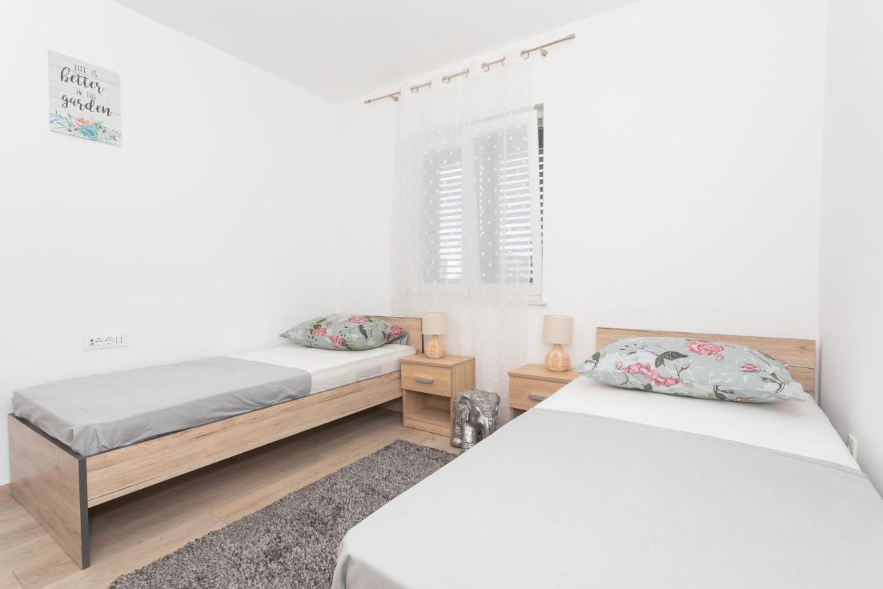 Apartments Franchese Šibenik Екстериор снимка
